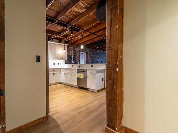 453 East Main Street, Unit 700, Kingsport, TN 37660