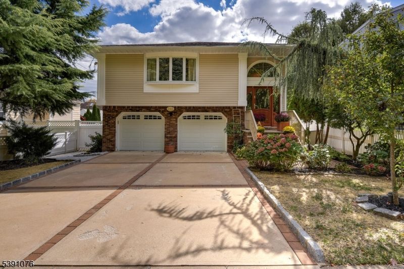 204 Gilbert Ave, Elmwood Park, NJ 07407 Main Photo