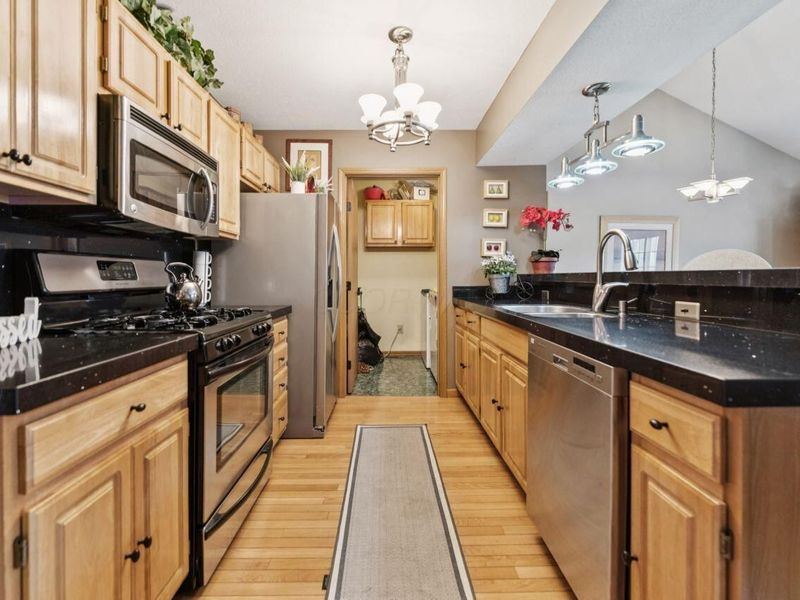 1083 Oak Bay Drive, Galloway, OH 43119 Photo 10