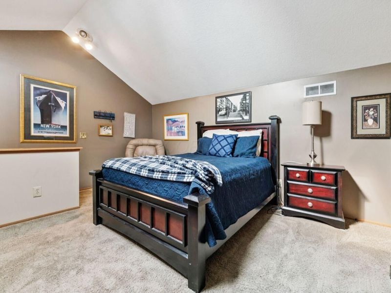 1083 Oak Bay Drive, Galloway, OH 43119 Photo 16