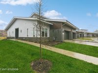 555 Lakeview Parkway, Vernon Hills, IL 60061 primary photo