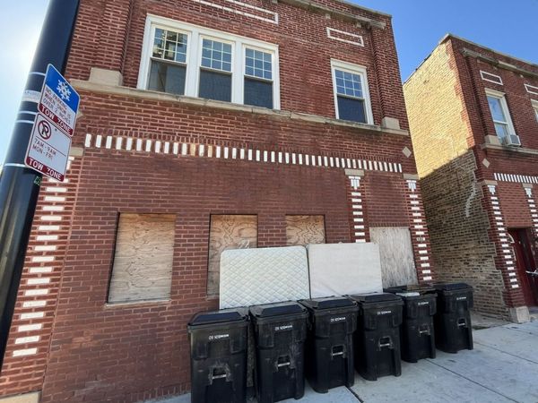 4263 W Montrose Avenue, Chicago, IL 60641