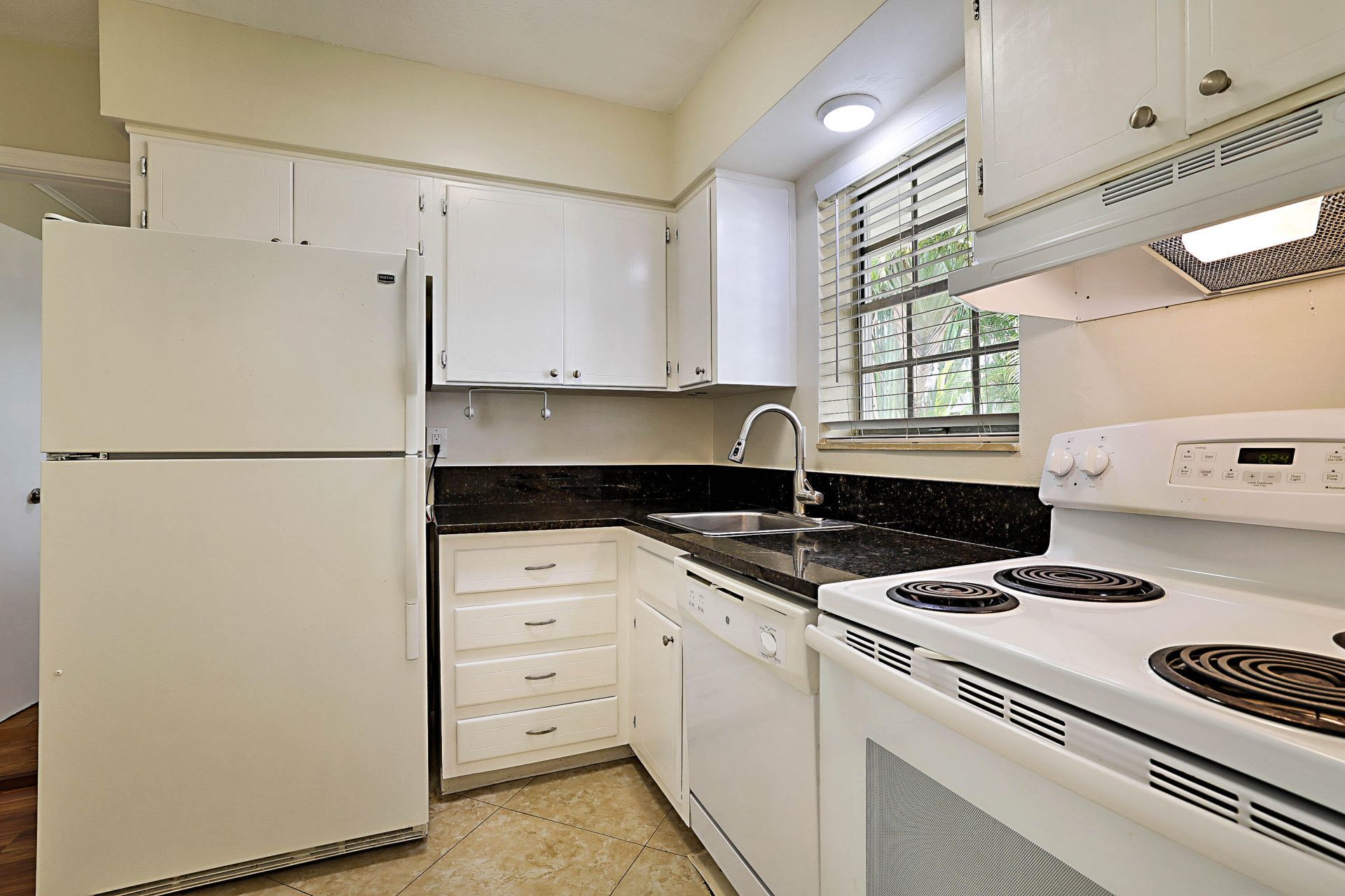 148 Yacht Club Drive, Unit 10, North Palm Beach, FL 33408 Photo