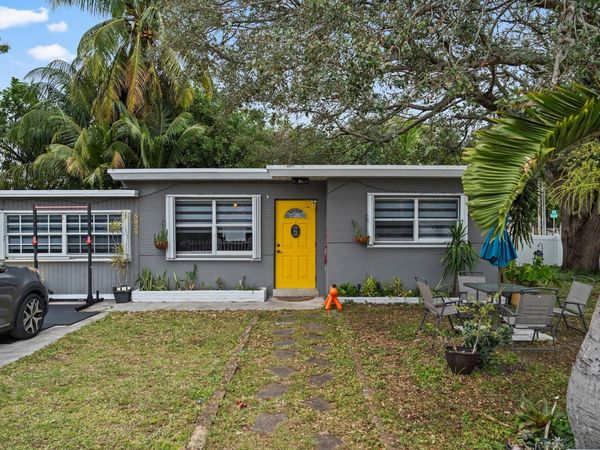 5829 Hayes St, Hollywood, FL 33021