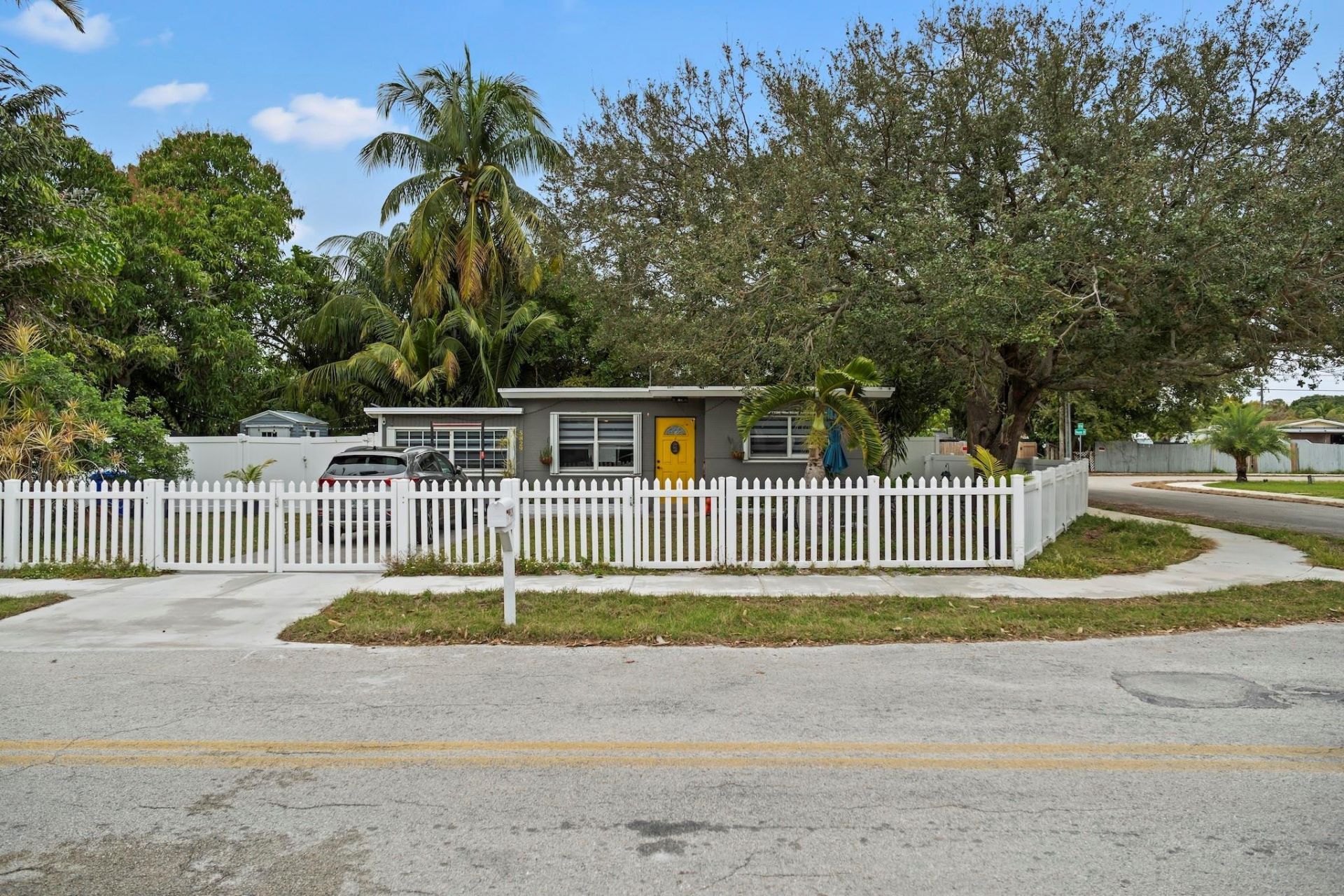 5829 Hayes Street, Hollywood, FL 33021 Photo