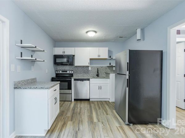 300 E Charlotte Avenue, Unit 4, Mount Holly, NC 28120