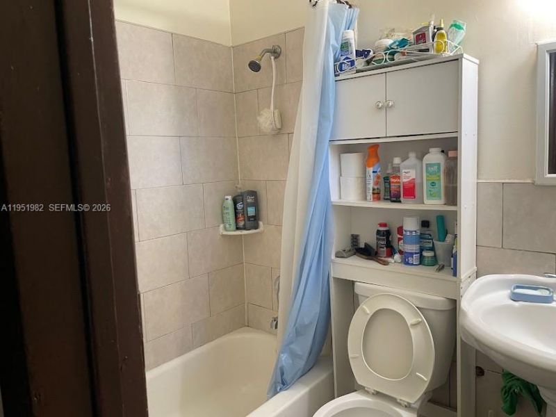 1786 NW 53rd St, Miami, FL 33142 Photo