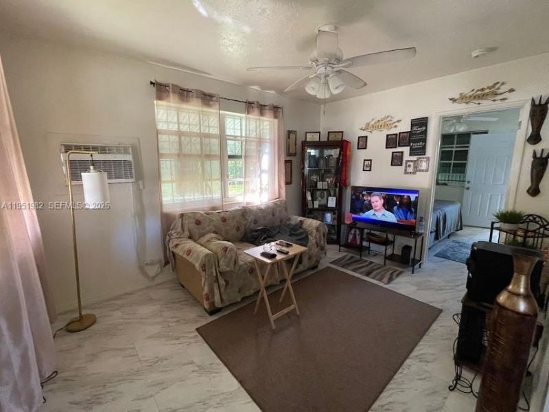 1786 NW 53rd St, Miami, FL 33142 Photo