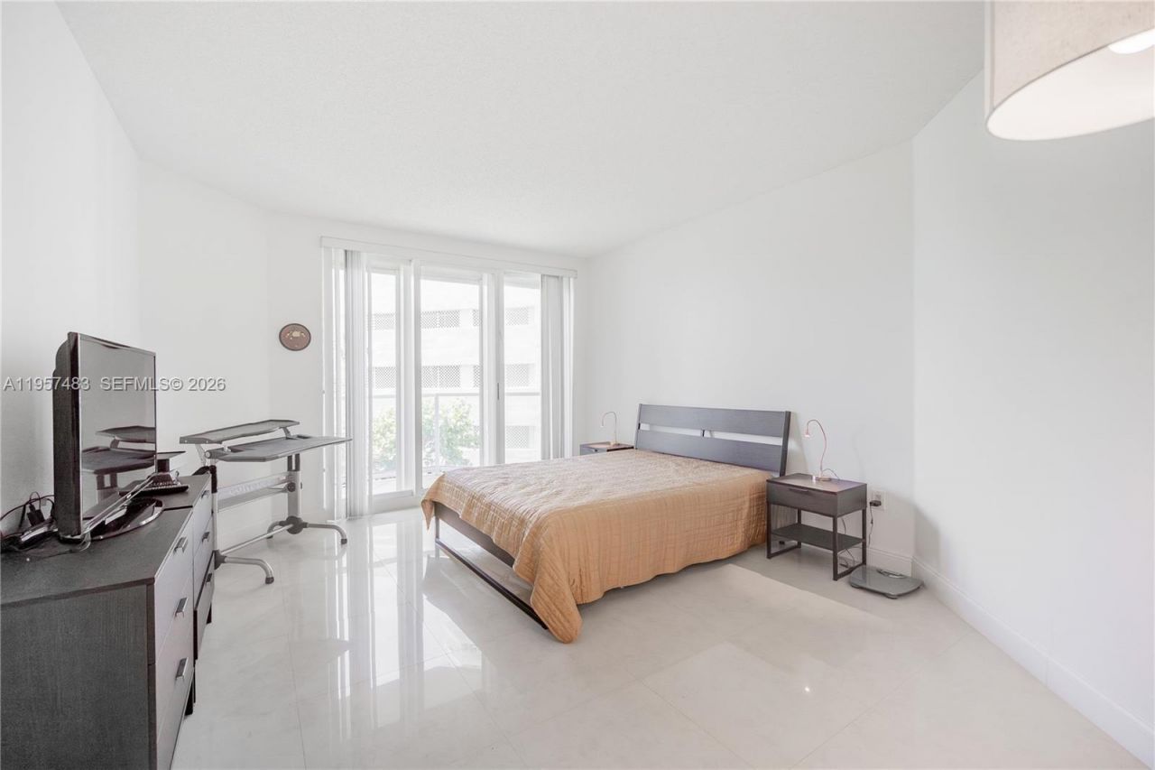 16445 Collins Ave, Unit 222, Sunny Isles Beach, FL 33160 Photo