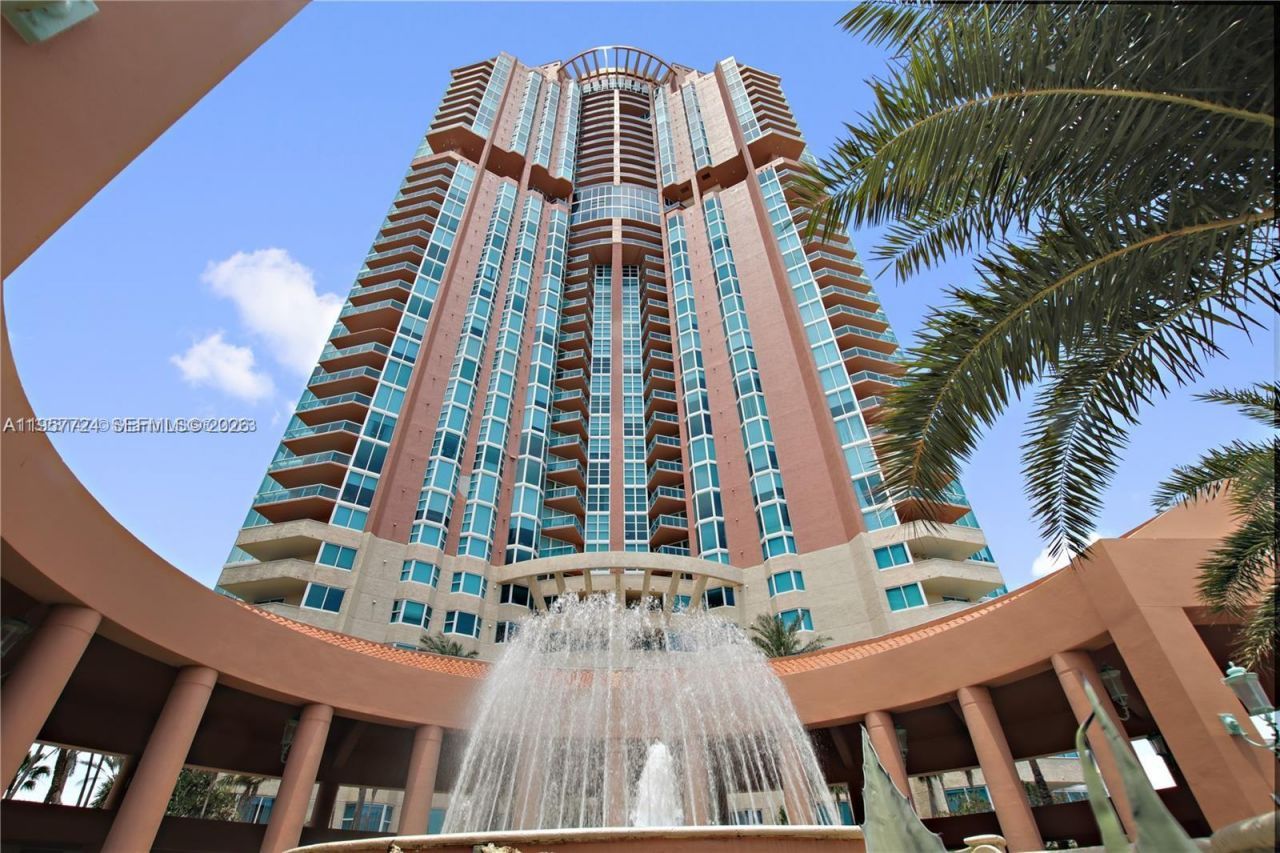 300 S Pointe Dr, Unit 605, Miami Beach, FL 33139 Photo