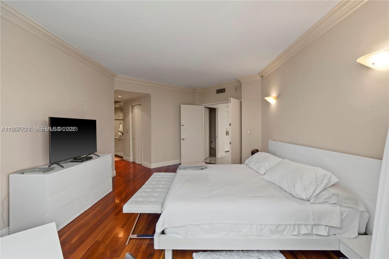 300 S Pointe Dr, Unit 605, Miami Beach, FL 33139 Photo