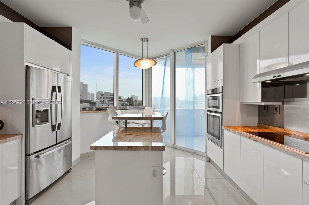 300 S Pointe Dr, Unit 605, Miami Beach, FL 33139 Photo