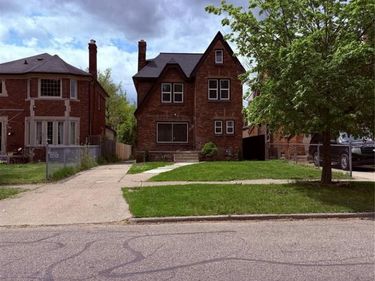 17545 Pennington Drive, Detroit, MI 48221