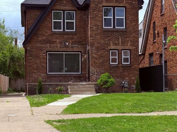 17545 Pennington Drive, Detroit, MI 48221