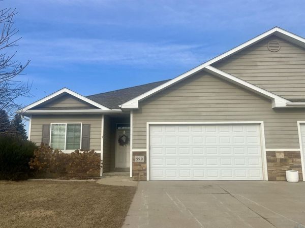 599 Prairie Blvd., Dakota Dunes, SD 57049