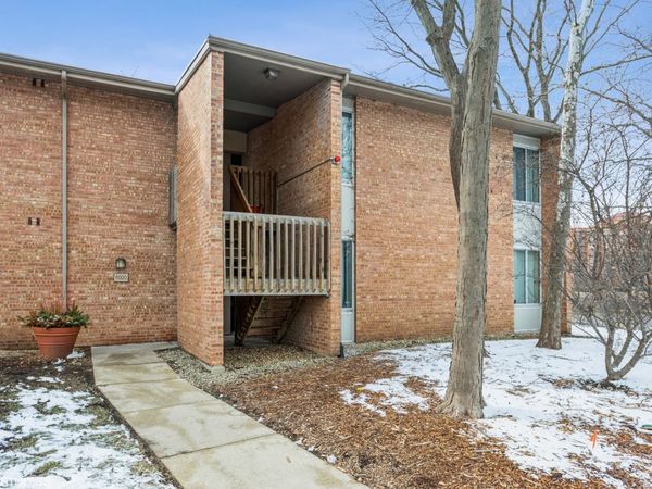 6000 E Lake Drive, Unit 1D, Lisle, IL 60532