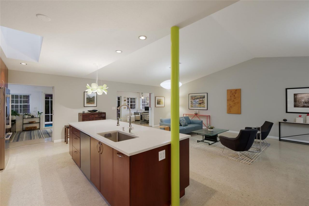 428 Sapphire Drive, Sarasota, FL 34234 Photo