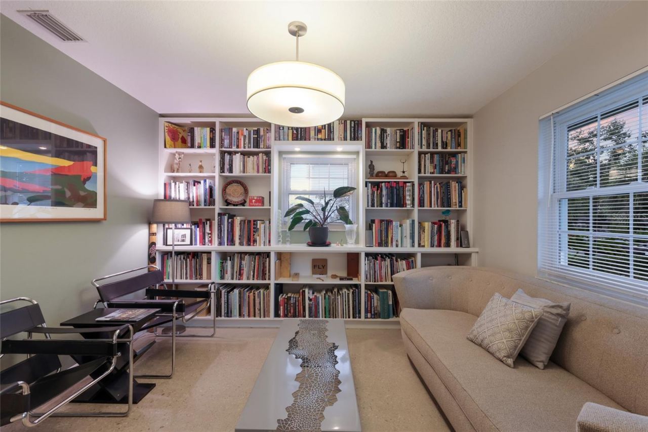 428 Sapphire Drive, Sarasota, FL 34234 Photo