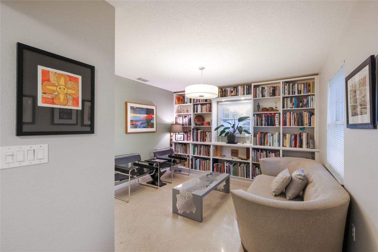 428 Sapphire Drive, Sarasota, FL 34234 Photo