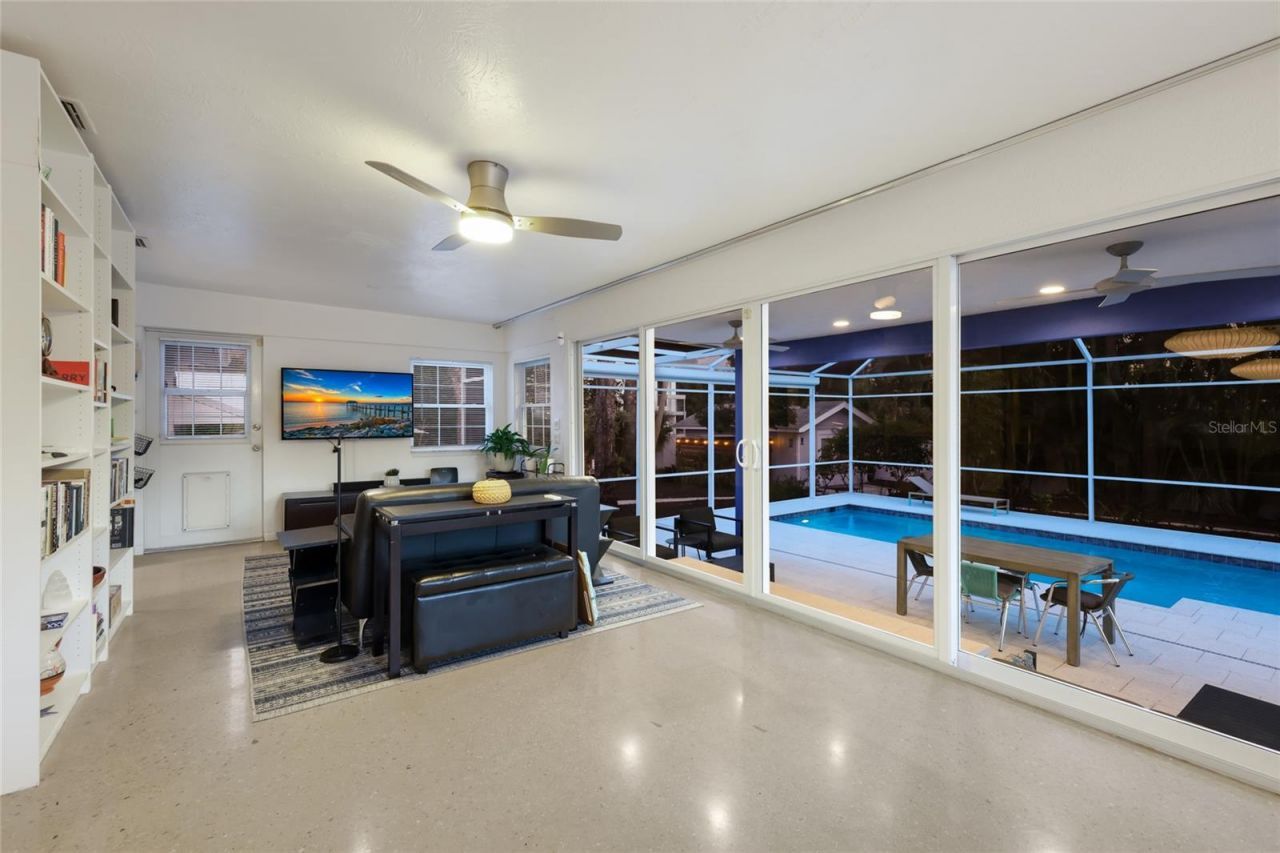 428 Sapphire Drive, Sarasota, FL 34234 Photo