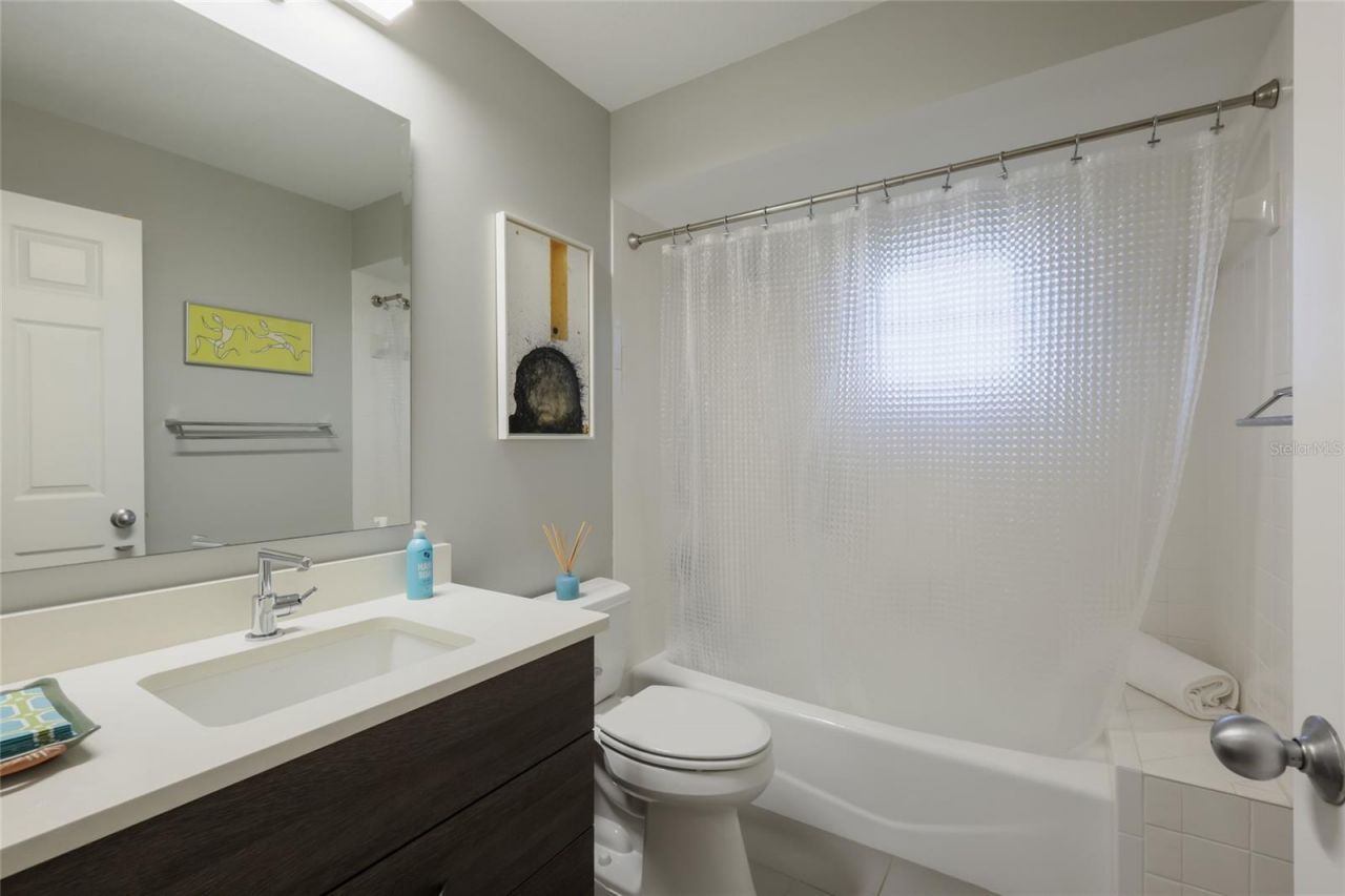 428 Sapphire Drive, Sarasota, FL 34234 Photo