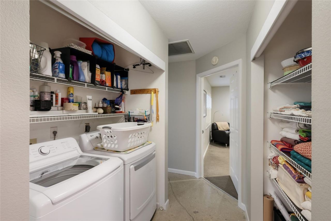 428 Sapphire Drive, Sarasota, FL 34234 Photo