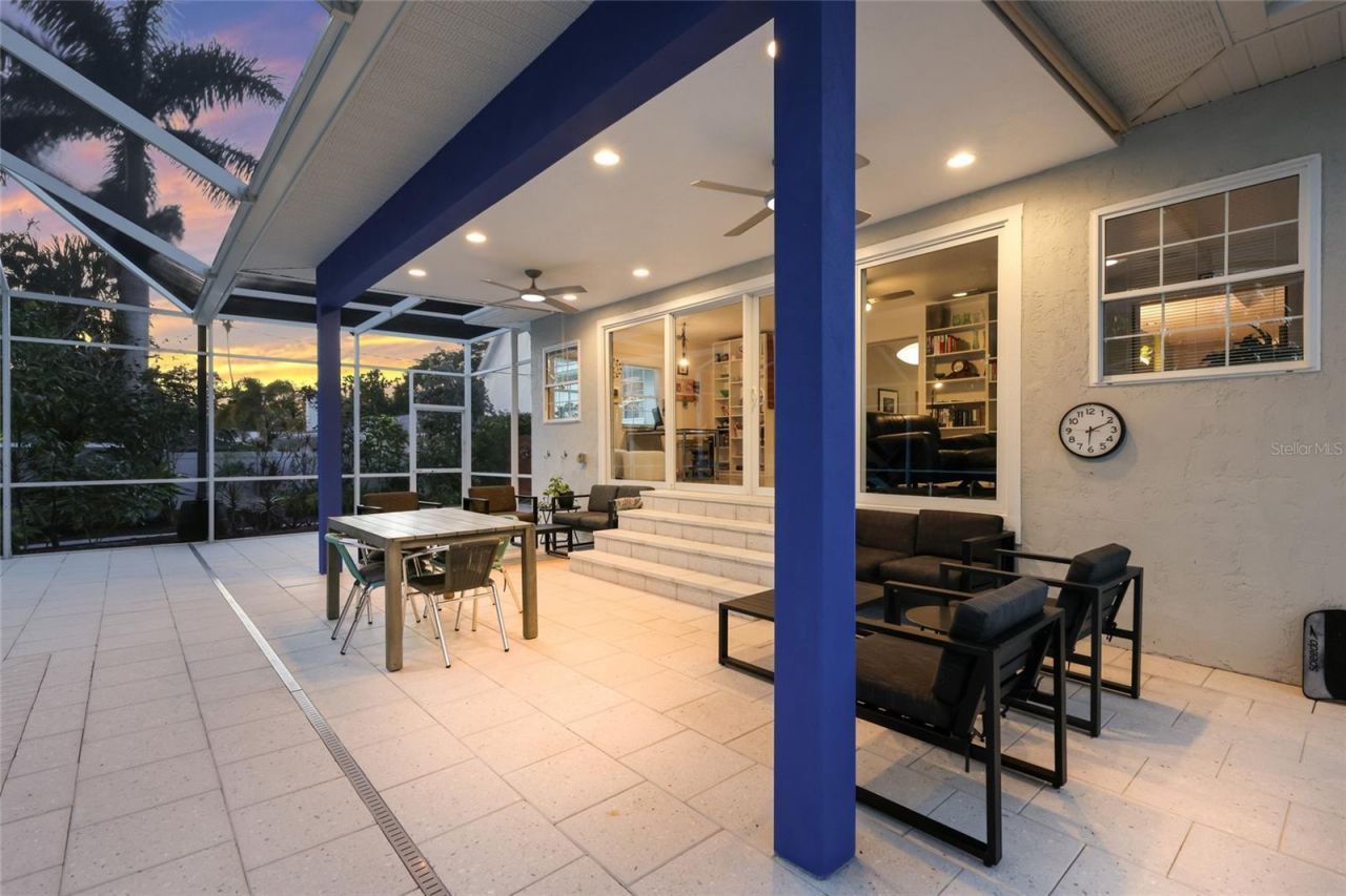 428 Sapphire Drive, Sarasota, FL 34234 Photo