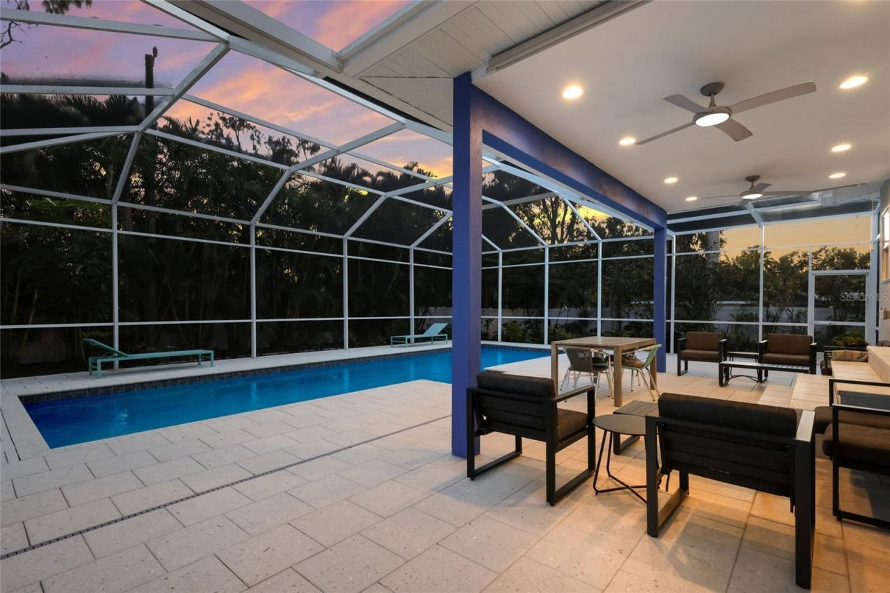 428 Sapphire Drive, Sarasota, FL 34234 Photo