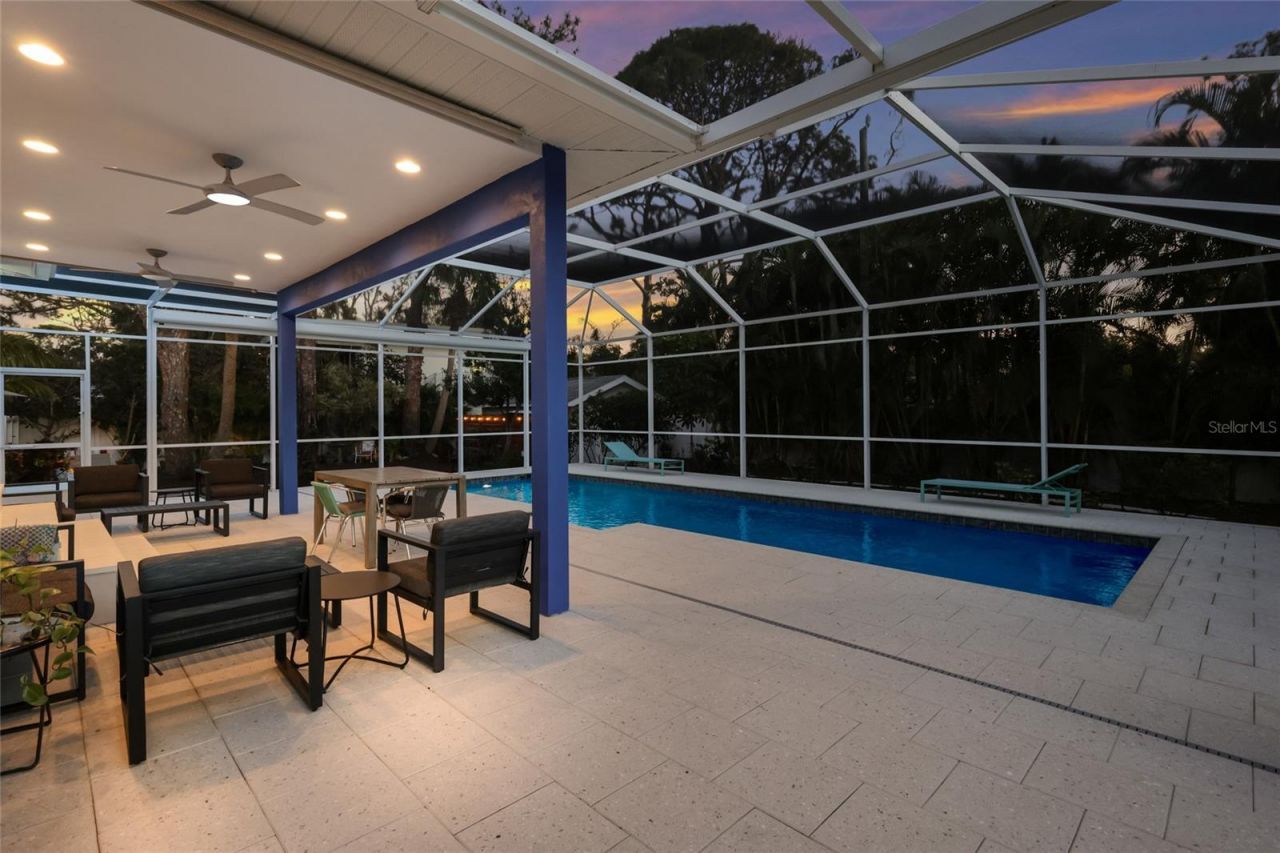 428 Sapphire Drive, Sarasota, FL 34234 Photo