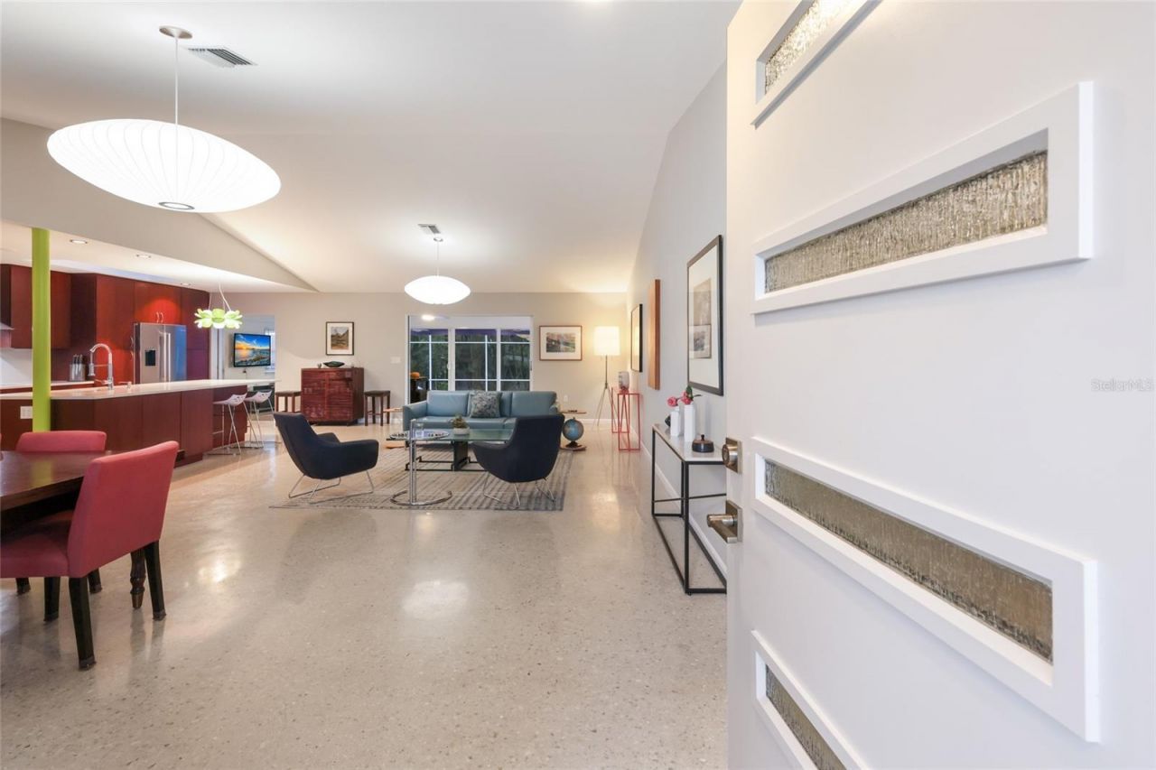 428 Sapphire Drive, Sarasota, FL 34234 Photo