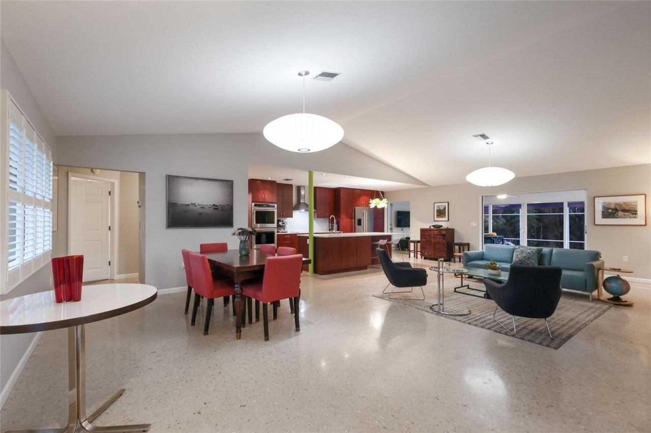 428 Sapphire Drive, Sarasota, FL 34234 Photo