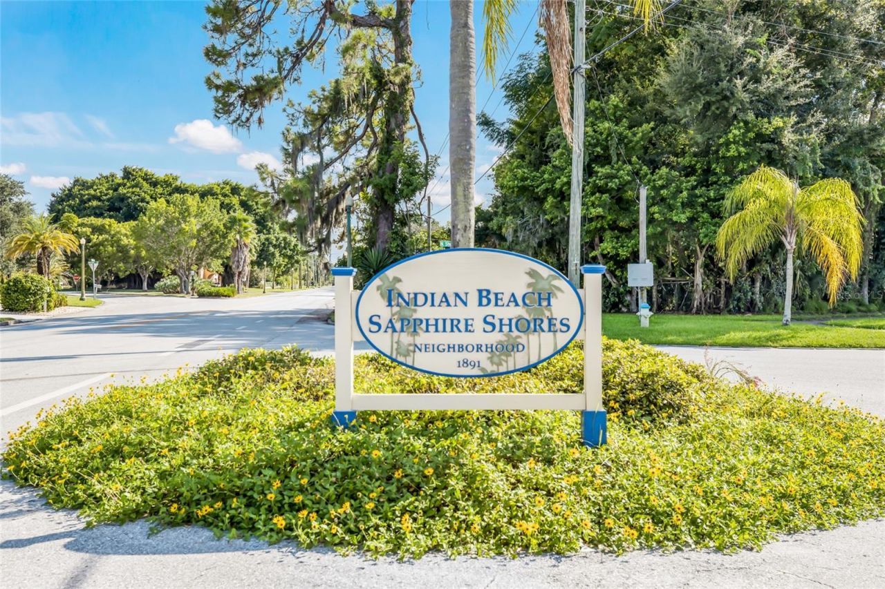 428 Sapphire Drive, Sarasota, FL 34234 Photo