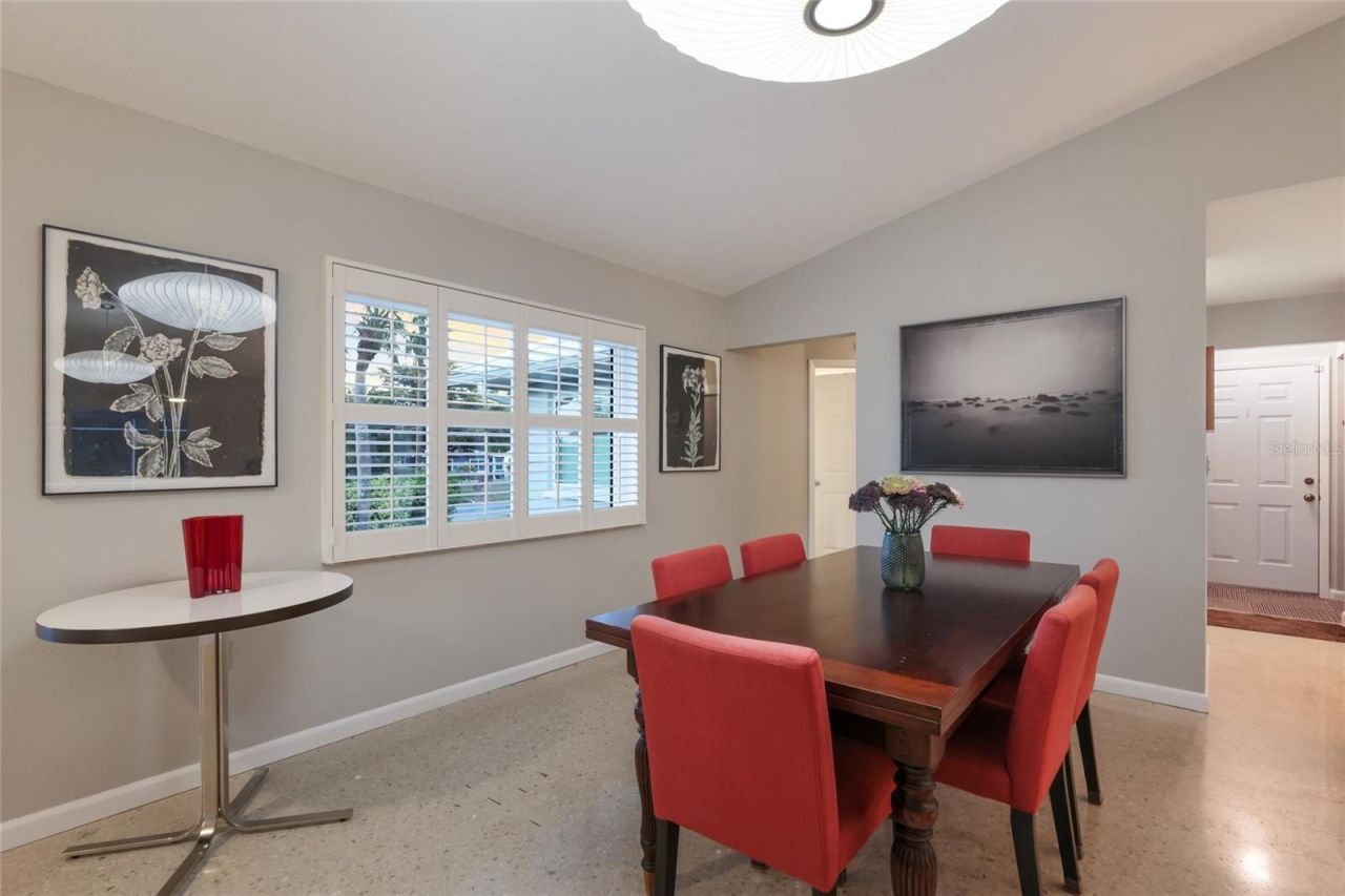 428 Sapphire Drive, Sarasota, FL 34234 Photo