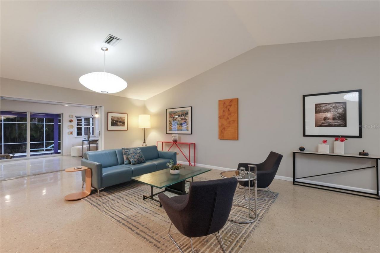 428 Sapphire Drive, Sarasota, FL 34234 Photo