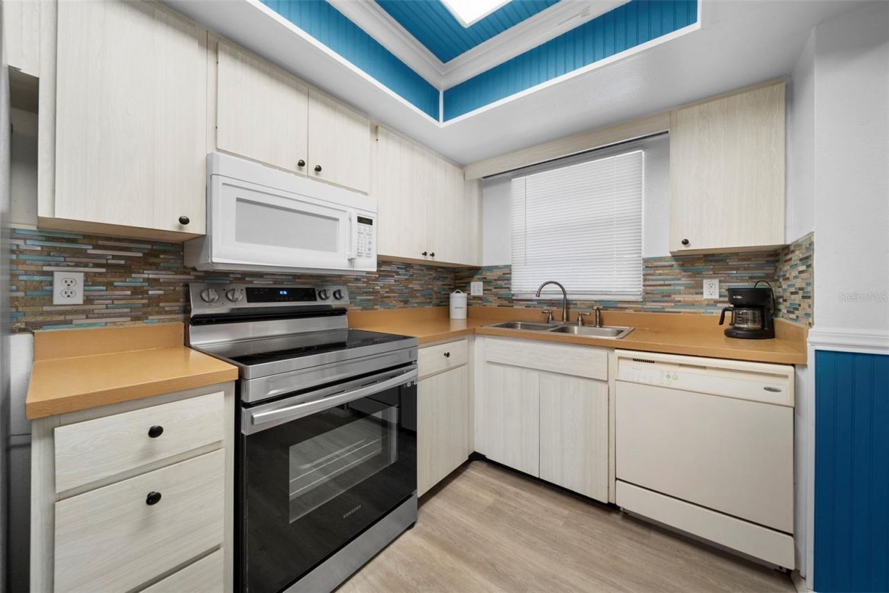 4604 Park Acres Drive, Unit 96, Bradenton, FL 34207 Photo