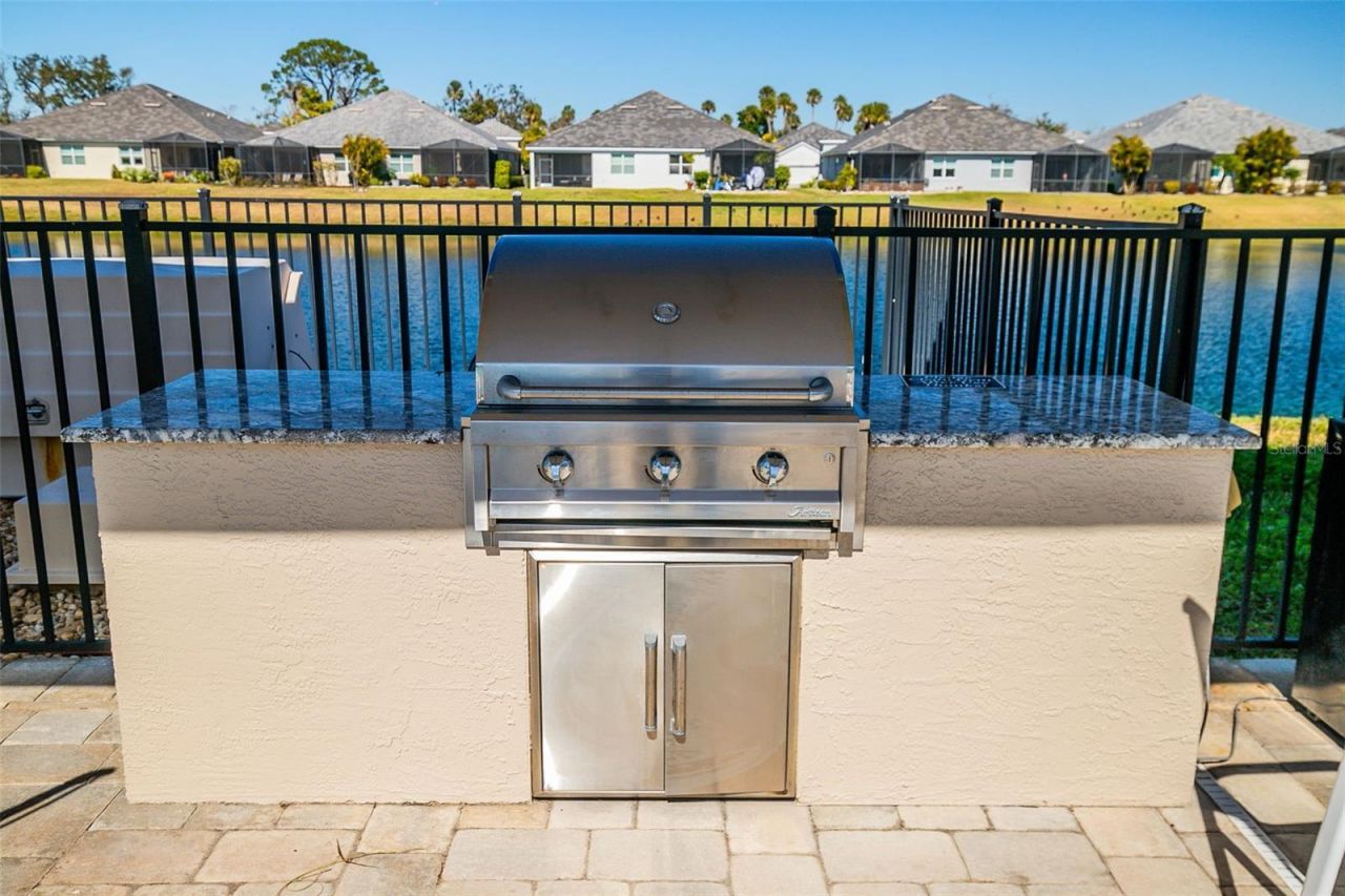 7522 Campus Cove, Sarasota, FL 34243 Photo