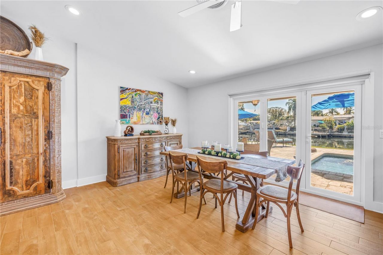 5166 Horseshoe Place Ne, Saint Petersburg, FL 33703 Photo