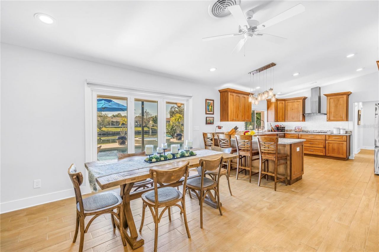 5166 Horseshoe Place Ne, Saint Petersburg, FL 33703 Photo