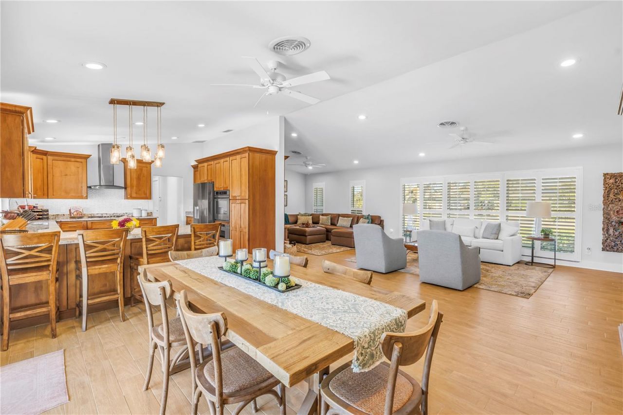 5166 Horseshoe Place Ne, Saint Petersburg, FL 33703 Photo