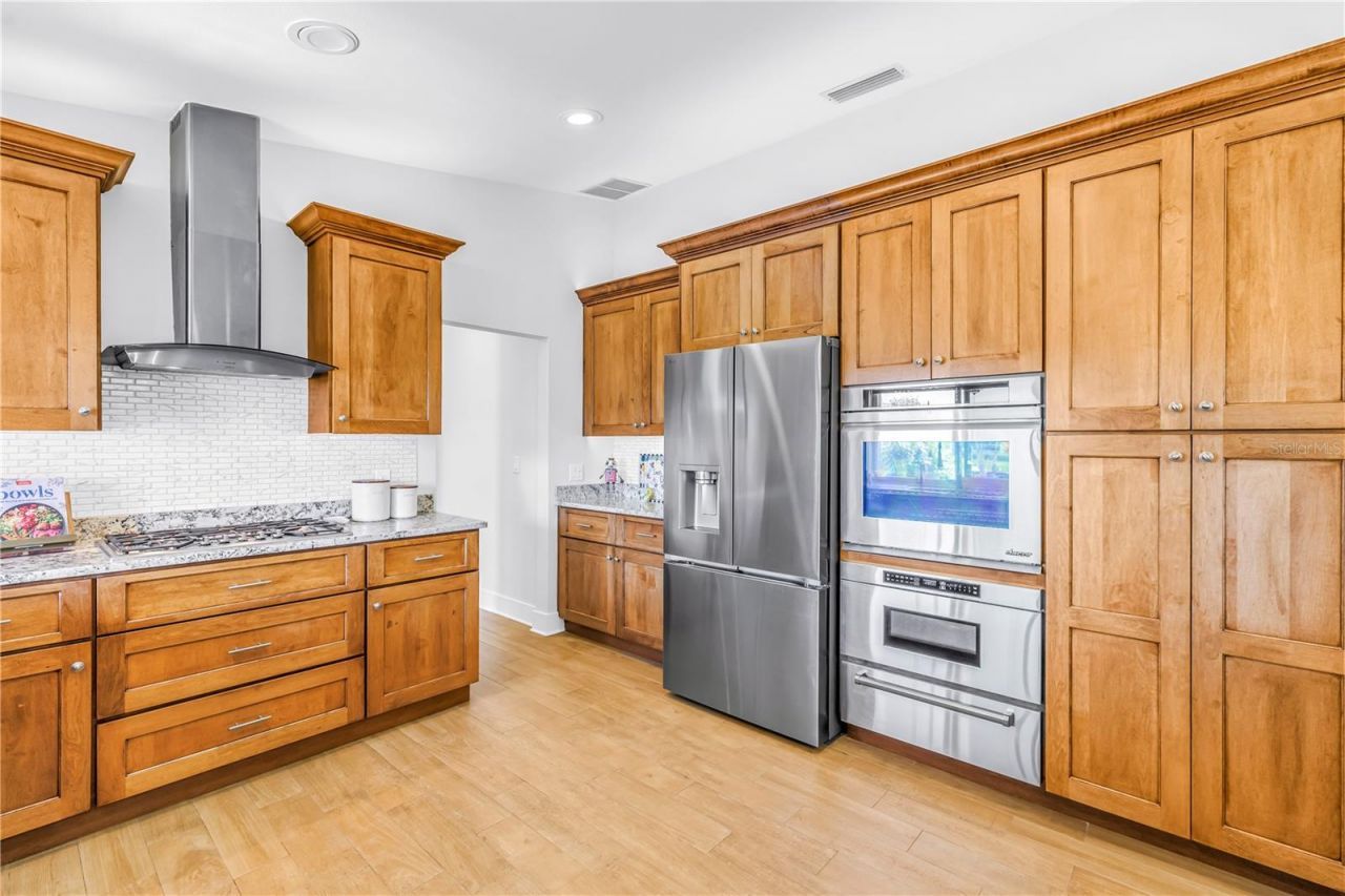 5166 Horseshoe Place Ne, Saint Petersburg, FL 33703 Photo