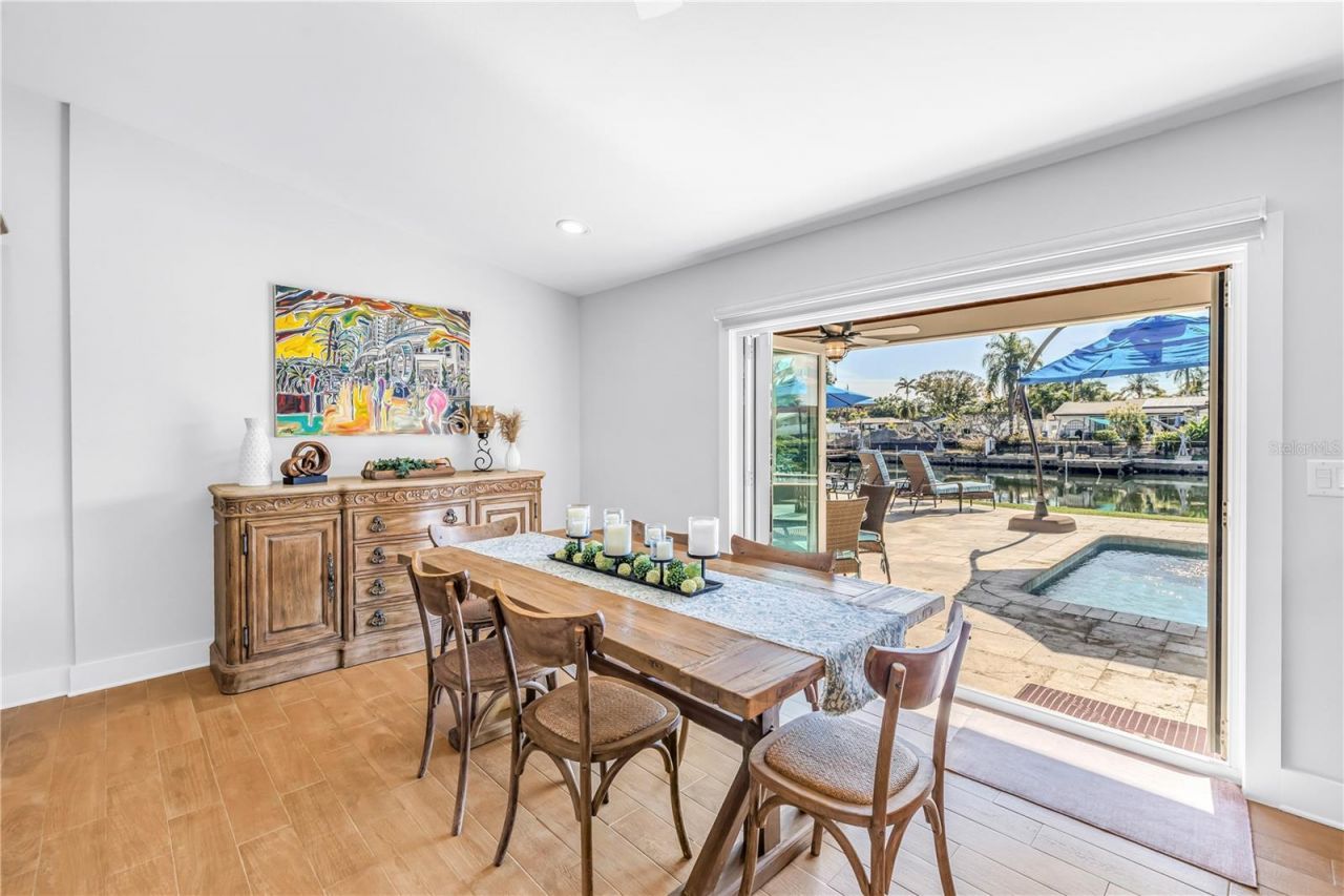 5166 Horseshoe Place Ne, Saint Petersburg, FL 33703 Photo