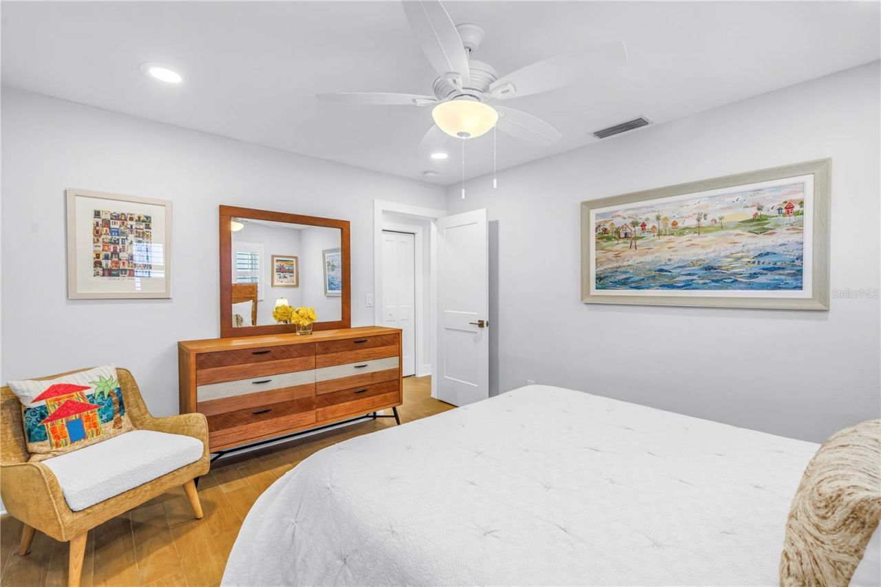 5166 Horseshoe Place Ne, Saint Petersburg, FL 33703 Photo