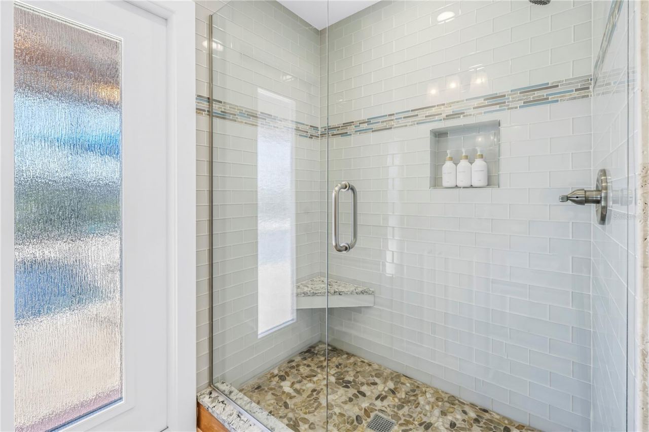 5166 Horseshoe Place Ne, Saint Petersburg, FL 33703 Photo