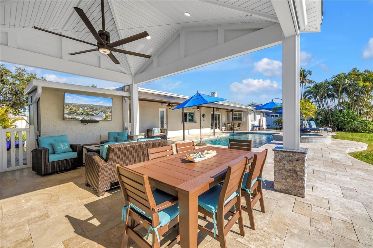 5166 Horseshoe Place Ne, Saint Petersburg, FL 33703 Photo