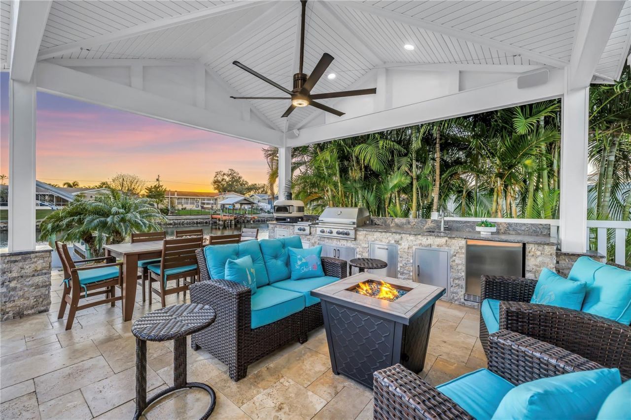 5166 Horseshoe Place Ne, Saint Petersburg, FL 33703 Photo