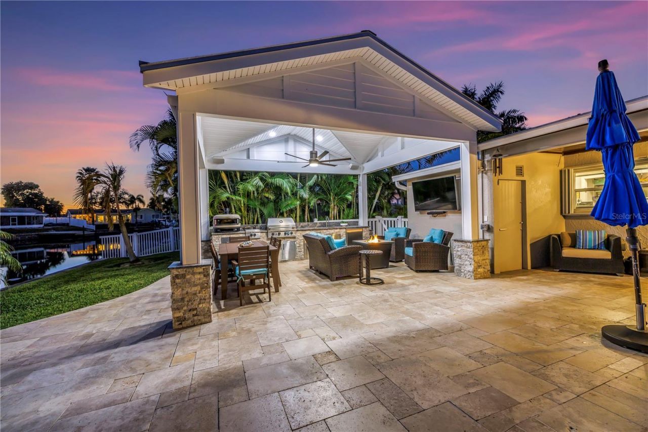 5166 Horseshoe Place Ne, Saint Petersburg, FL 33703 Photo