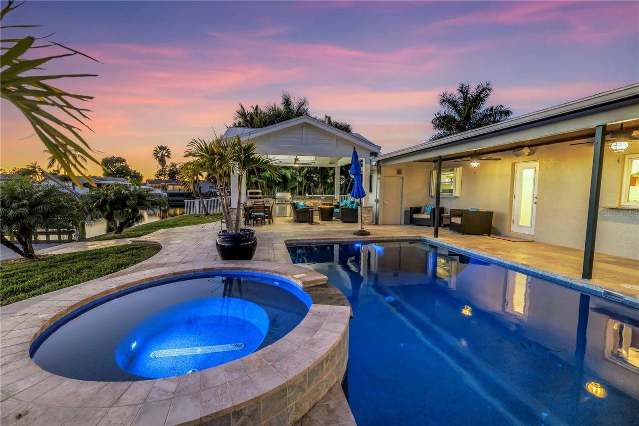 5166 Horseshoe Place Ne, Saint Petersburg, FL 33703 Photo