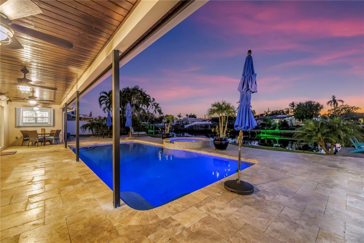 5166 Horseshoe Place Ne, Saint Petersburg, FL 33703 Photo