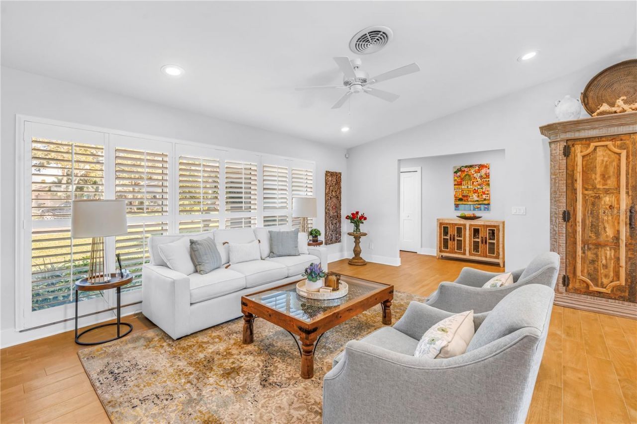 5166 Horseshoe Place Ne, Saint Petersburg, FL 33703 Photo