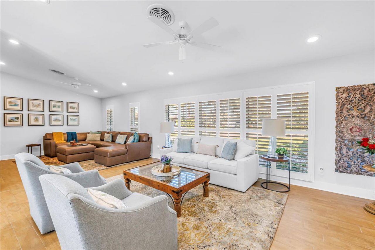 5166 Horseshoe Place Ne, Saint Petersburg, FL 33703 Photo